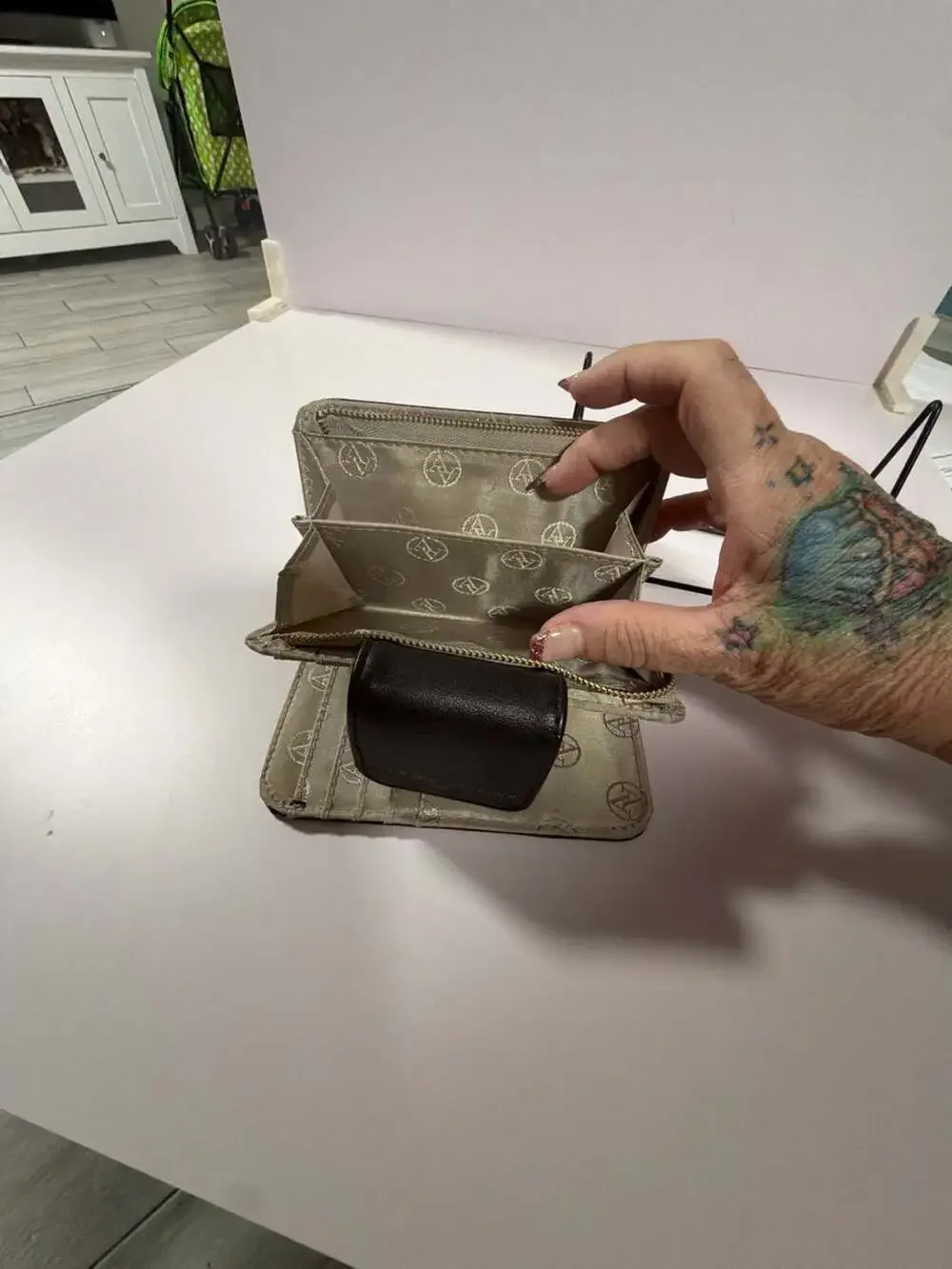 Adrienne Vittadini Studio Black Bi-Fold Snap and Zipper Wallet